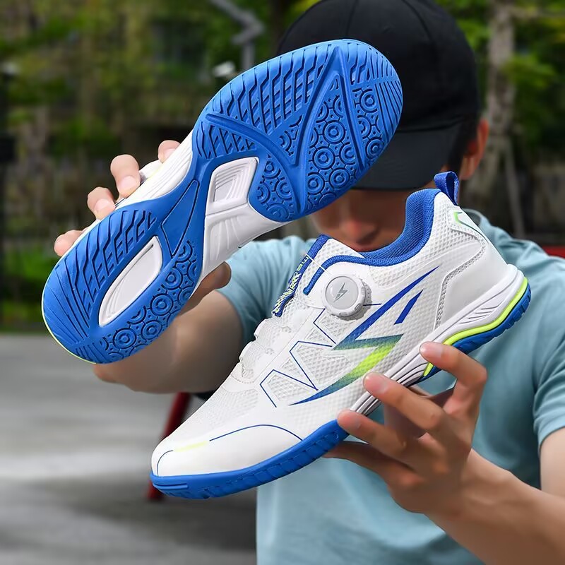 Table Tennis Shoes - รองเท้าฝึกซ้อมสำหรับผู้ชายและผู้หญิง พื้นหนังวัวพร้อมหัวเข็มขัดหมุนได้ ป้องกันการลื่นและทนต่อการสึกหรอ รองเท้าปิงปองสำหรับเยาวชน